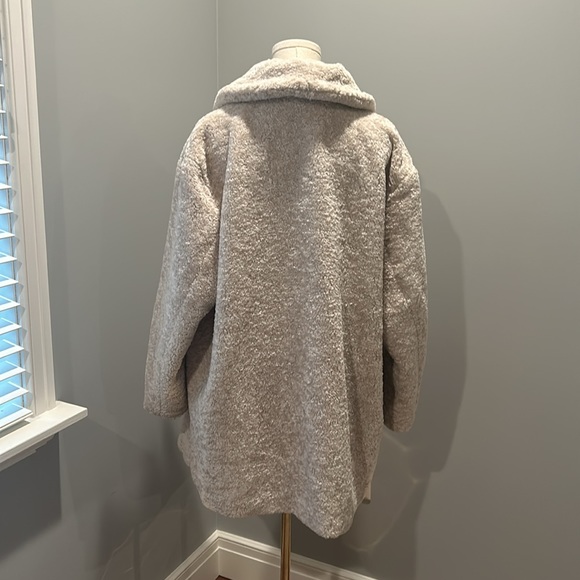 Mid -length faux fur jacket oversized look - Picture 3 of 3